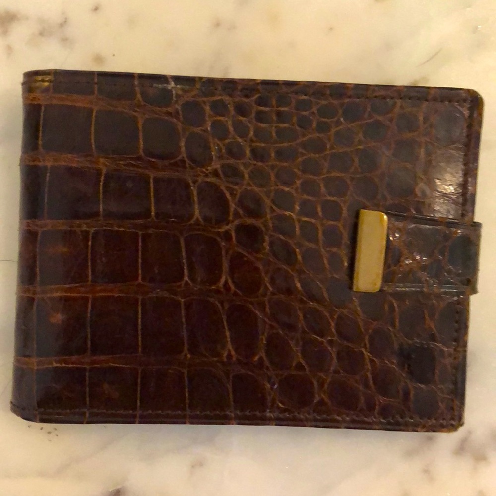 Vintage Alligator wallet never used.
